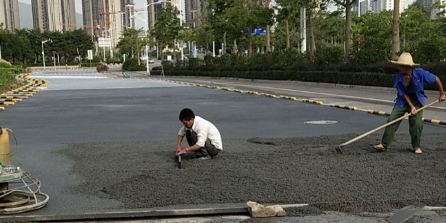 混凝土地面多久稳定	(混凝土地面多长时间可以浇水保养)